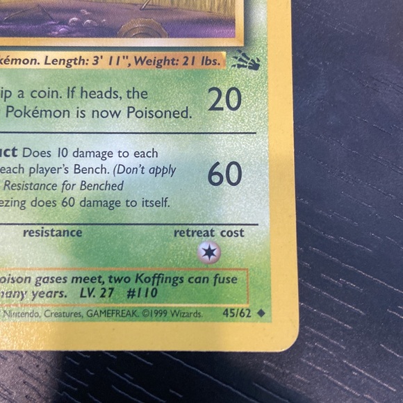 Weezing 45/62 Fossil Pokémon Card 1999 - Picture 2 of 7